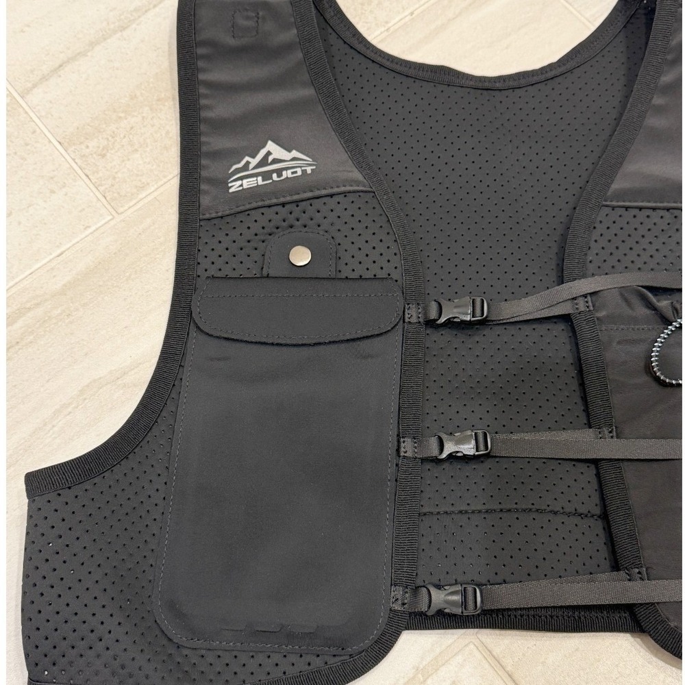 NWT Zelvot Unisex Black Adjustable Lightweight Reflective Hydration Running Vest - Picture 3 of 6